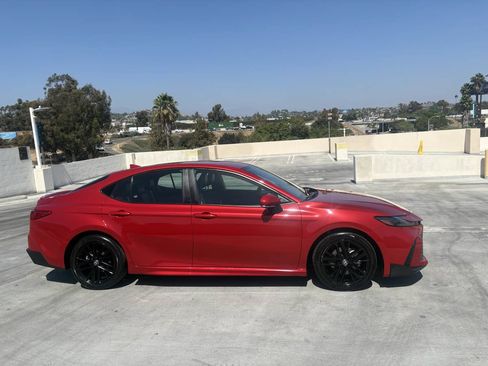 Used 2025 Toyota Camry SE FWD image 37