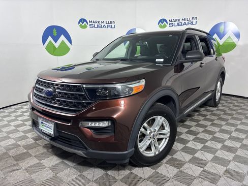 Used 2020 Ford Explorer XLT w/ Equipment Group 202A AWD/4WD image 4