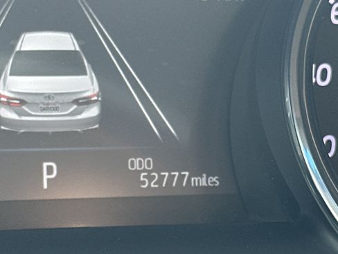 Used 2019 Toyota Camry XSE FWD image 21