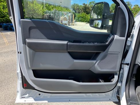 New 2025 Ford F250 XL w/ XL Chrome Package image 24
