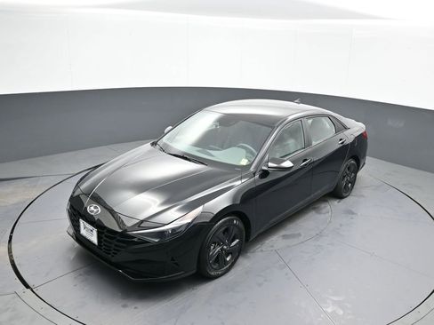 Certified 2023 Hyundai Elantra SEL w/ Cargo Package image 33