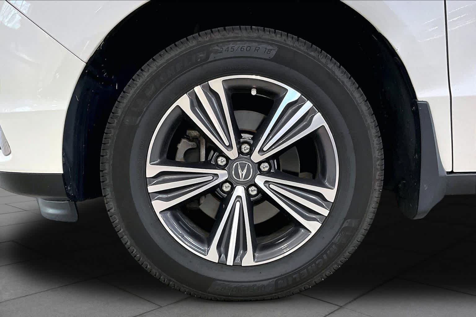 Used 2017 Acura MDX SH-AWD image 11