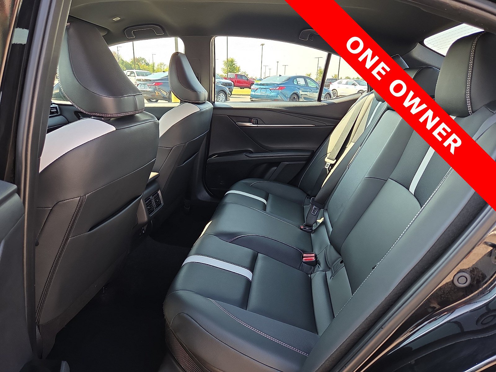 Used 2025 Toyota Camry SE FWD image 10