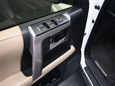 Used 2018 Toyota 4Runner SR5 Premium AWD/4WD image 13