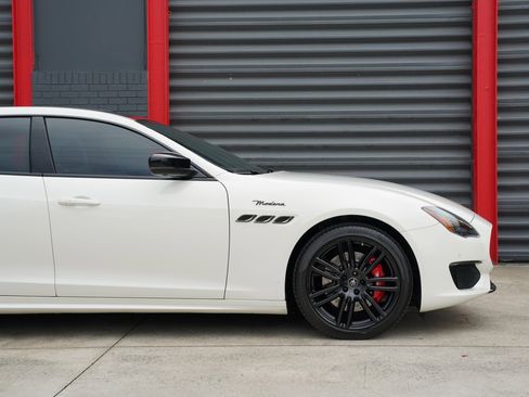 Used 2022 Maserati Quattroporte Modena Q4 image 9