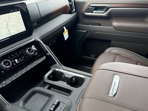 New 2026 GMC Sierra 2500 Denali w/ Denali Reserve Package image 24