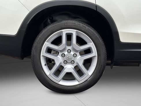 Certified 2025 Honda Passport EX-L image 11