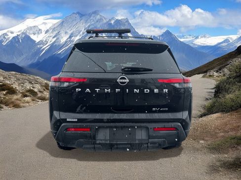 Used 2022 Nissan Pathfinder SV image 4