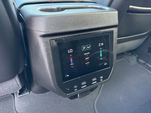 Used 2025 GMC Yukon AT4 Ultimate image 46