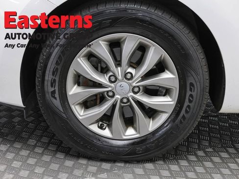 Used 2020 Kia Sedona LX FWD image 32