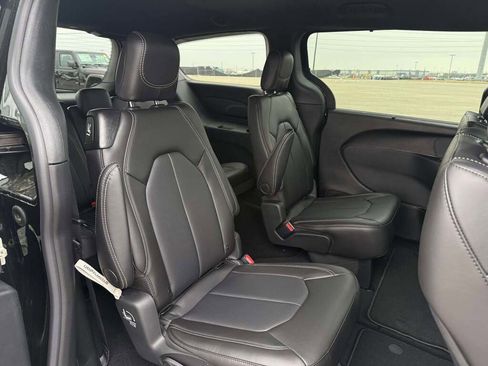 New 2026 Chrysler Voyager LX image 22