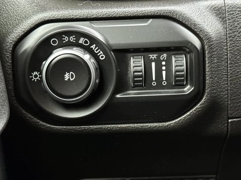 Used 2018 Jeep Wrangler Unlimited Rubicon image 31