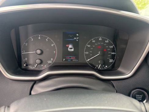 Used 2025 Toyota Corolla SE FWD image 11