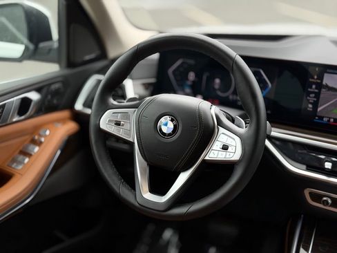 Certified 2024 BMW X7 xDrive40i AWD/4WD image 11