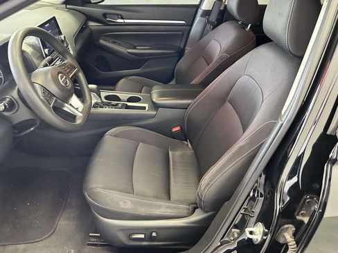 Used 2022 Nissan Altima 2.5 SV FWD image 15