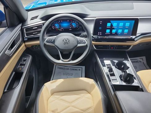 Used 2024 Volkswagen Atlas Cross Sport SE w/ Panoramic Sunroof Package image 18