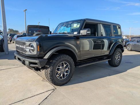 New 2025 Ford Bronco Badlands image 7