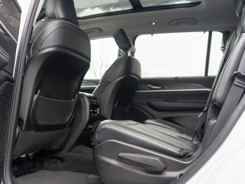 Used 2023 Jeep Grand Cherokee L Limited w/ Luxury Tech Group II image 28