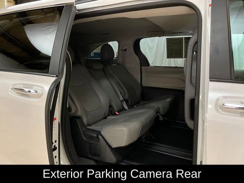 Used 2024 Toyota Sienna XLE image 14