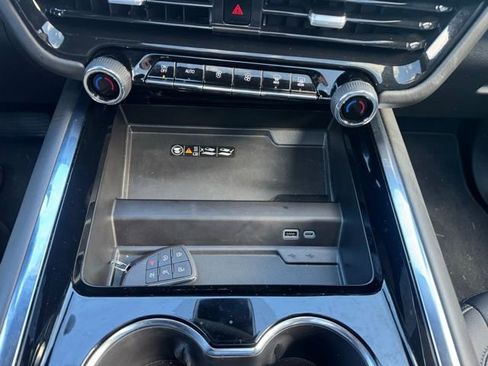 Used 2025 Chevrolet Tahoe LT w/ Comfort Package image 30