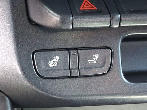 Used 2018 Chevrolet Colorado LT w/ Redline Special Edition AWD/4WD image 23