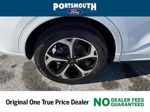 Used 2025 Ford Escape ST-Line Elite w/ Premium Technology Package image 37