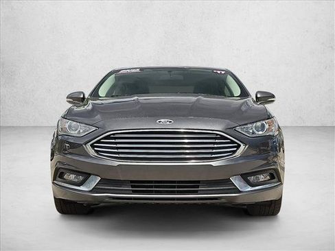 Used 2017 Ford Fusion SE w/ Equipment Group 201A AWD/4WD image 2