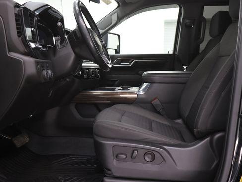 Used 2024 Chevrolet Silverado 2500 LT image 8