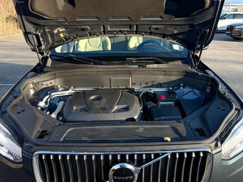 Used 2022 Volvo XC90 T5 Momentum w/ Climate Package image 15