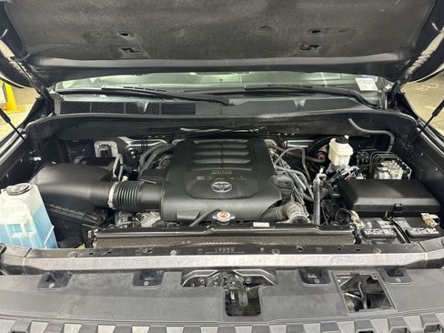 Used 2021 Toyota Tundra SR5 AWD/4WD image 32