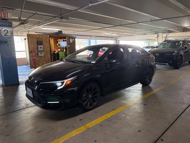 Used 2025 Toyota Corolla SE FWD image 2
