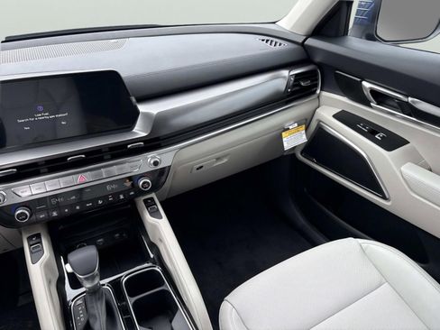 New 2025 Kia Telluride S image 15