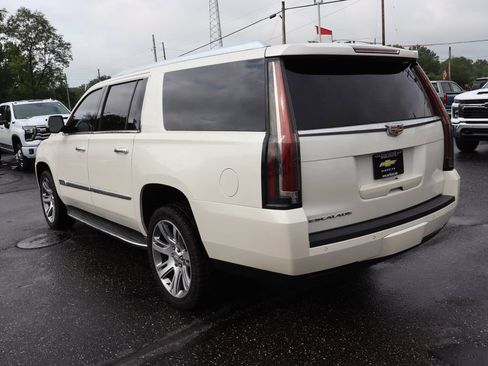 Used 2015 Cadillac Escalade ESV Luxury AWD/4WD image 3