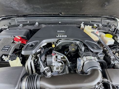 Used 2021 Jeep Wrangler Unlimited Rubicon image 32