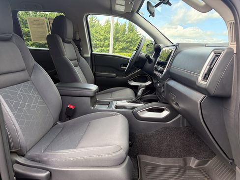 Used 2025 Nissan Frontier SV w/ SV Convenience Package AWD/4WD image 19