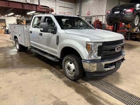 Used 2018 Ford F350 XL w/ Power Equipment Group image 1