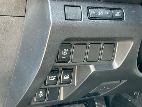 Used 2023 Nissan Frontier SV w/ Technology Package image 16