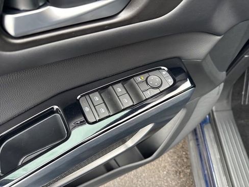 Used 2024 Nissan Pathfinder SL image 8