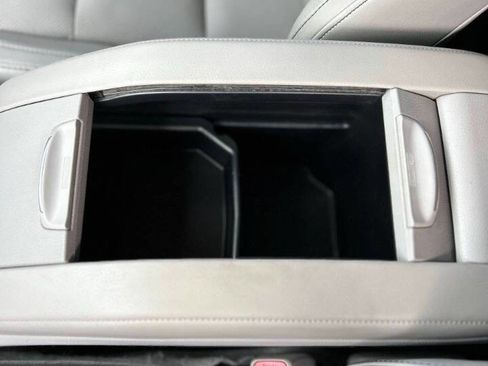 Used 2016 Toyota Highlander Limited image 19