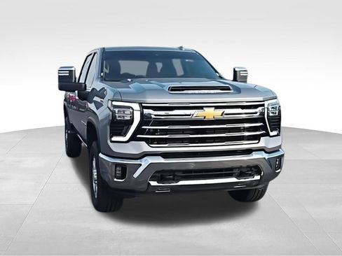Used 2024 Chevrolet Silverado 2500 LTZ AWD/4WD image 3