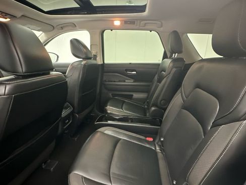 Certified 2023 Nissan Pathfinder SL w/ SL Premium Package AWD/4WD image 10