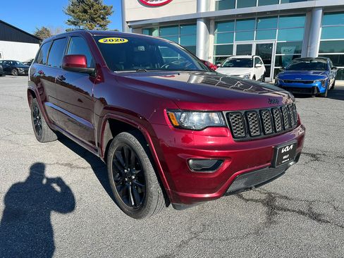 Used 2020 Jeep Grand Cherokee Altitude image 11