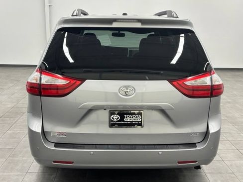 Used 2015 Toyota Sienna XLE w/ XLE Navigation Package FWD image 3