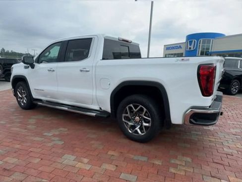 Used 2024 GMC Sierra 1500 SLT w/ SLT Premium Package AWD/4WD image 8