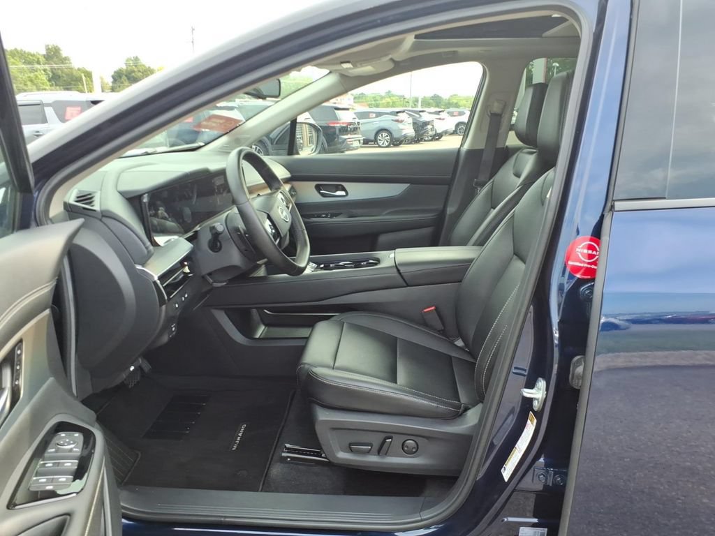 Certified 2025 Nissan Murano SL w/ Cargo Package AWD/4WD image 4