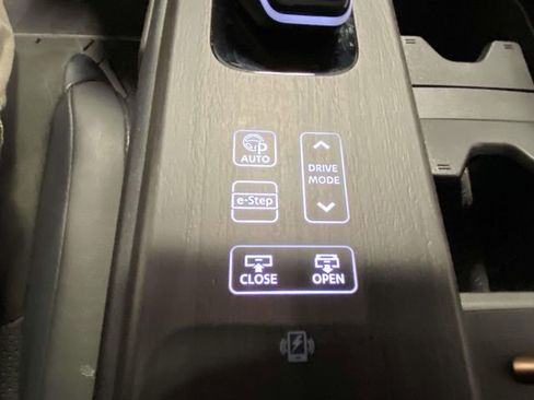 Used 2023 Nissan Ariya FWD image 19