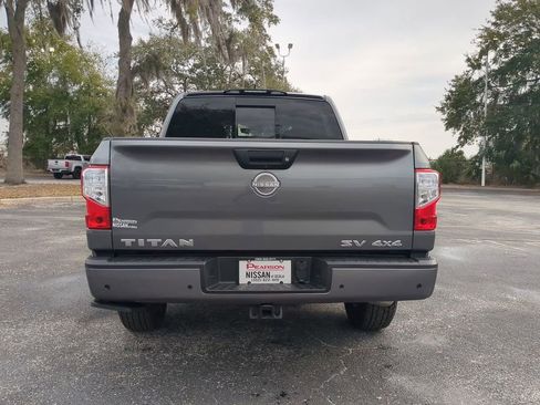 Used 2024 Nissan Titan SV w/ SV Convenience Package image 4