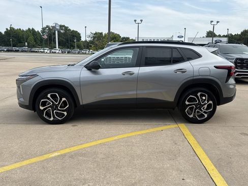 New 2026 Chevrolet Trax RS w/ Sunroof Package FWD image 11