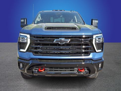Used 2026 Chevrolet Silverado 2500 LTZ w/ LTZ Plus Package AWD/4WD image 2