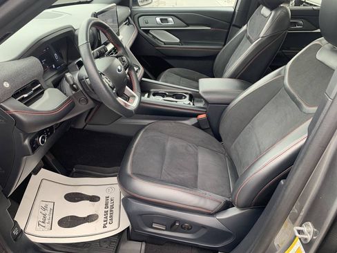 Used 2025 Ford Explorer ST AWD/4WD image 12